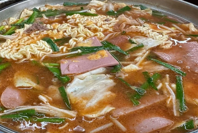 핸썸가이즈 남영동 부대찌개 모듬스테이크 식당 위치 예약 연락처